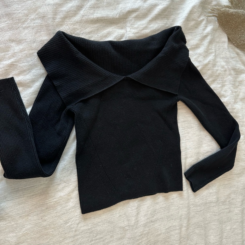 Abercrombie off shoulder sweater